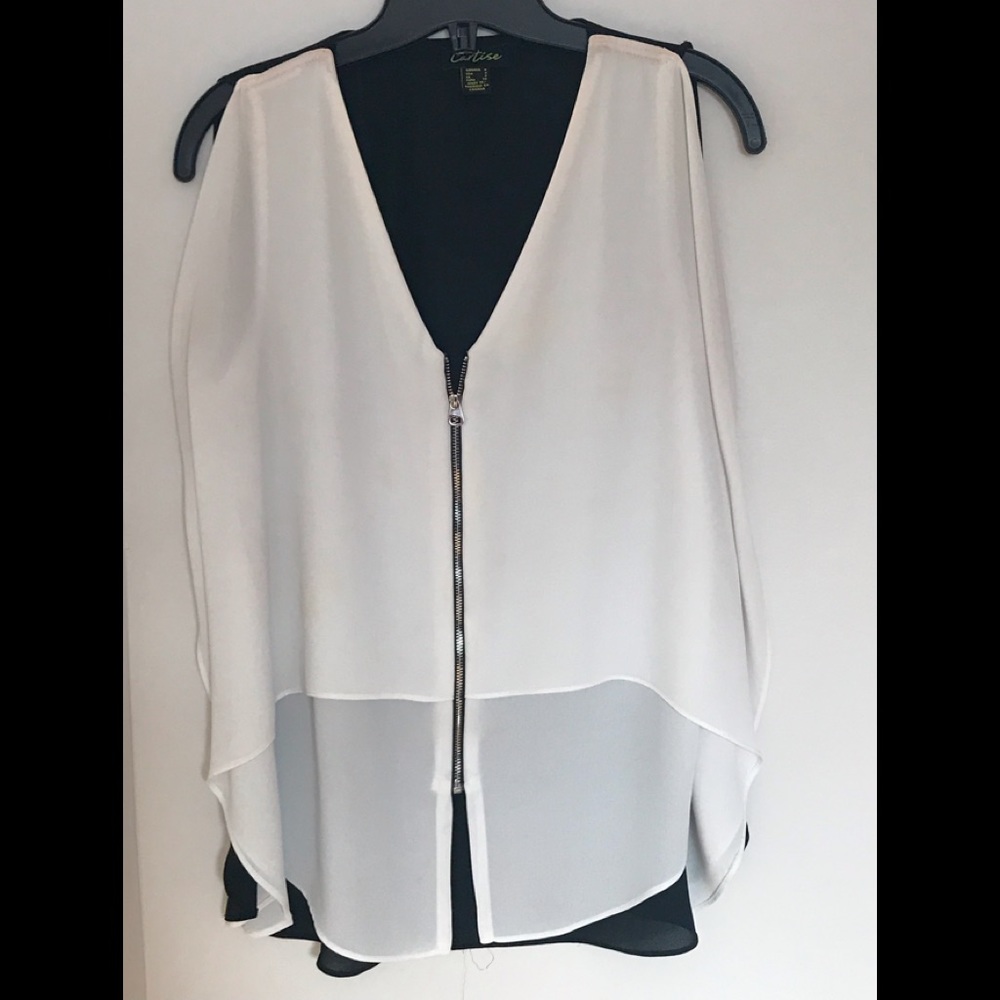 🇨🇦 🇨🇦 Cartise Front Tiered sleeveless top